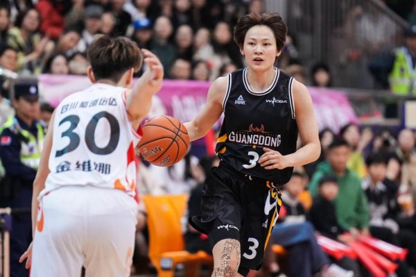 广东女篮战胜四川女篮 取得WCBA总总决赛  开门红