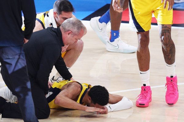 受伤  频发！名嘴：NBA需警醒&缩短赛季 总决前只采用5场系列赛