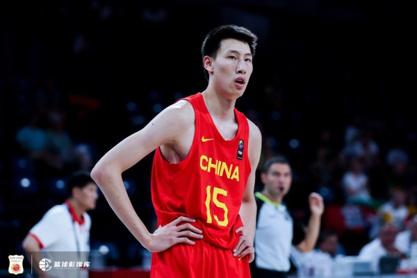 防卫  亮眼！郇斯楠遮天蔽日送出8帽5板 5投2中拿到6分
