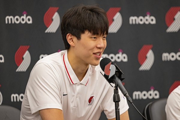 杨瀚森谈试训开拓者：表现也没有说多好 尽可能表现自己