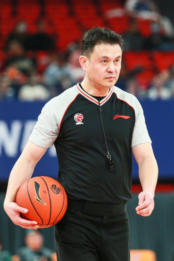 FIBA25-27周期全球篮球赛  裁判    员及临场代表注册中国名单：段铸领衔
