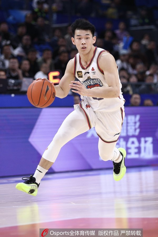 麦穗丰：NBA进步  联盟的角逐  非常残酷 很考验林葳的心理素质