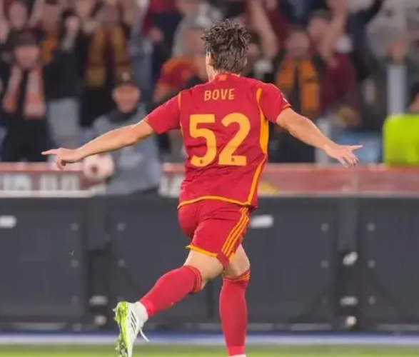 2-0! 罗马打爆领头羊, 卢卡库10场轰入8球