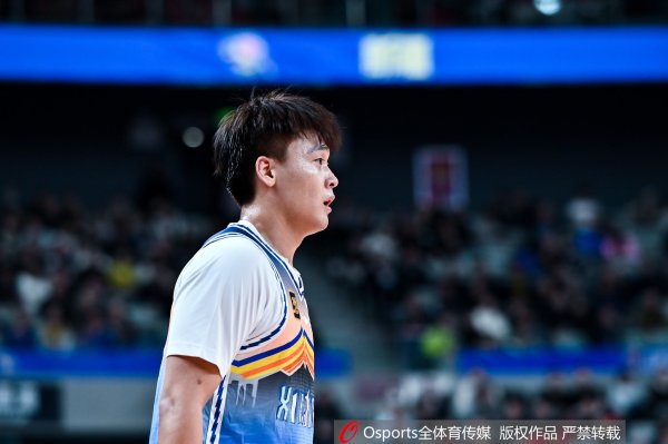 一针见血！媒体人：NBA交易硬货是首轮、年轻潜力 CBA是部分现金