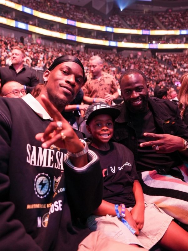 巴特勒和追梦现身赌城观战UFC！现场介绍：6届明星赛&4届总第一名