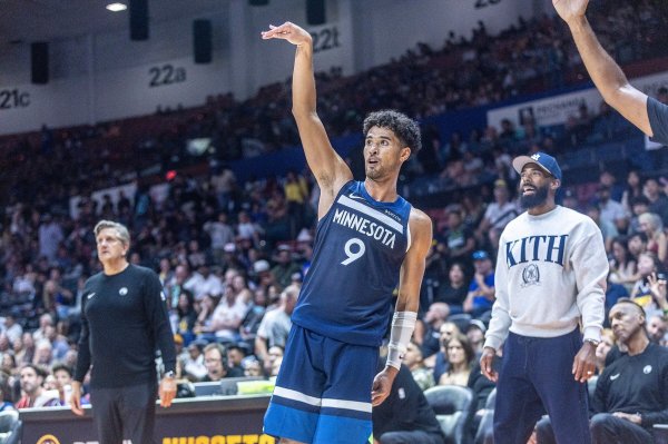 积分 瞬间力量 十足!朱赞14分钟轰20分 其中末节三分4中4射落12分 积分 瞬间力量 十足!朱赞14分钟轰20分 其中末节三分4中4射落12分