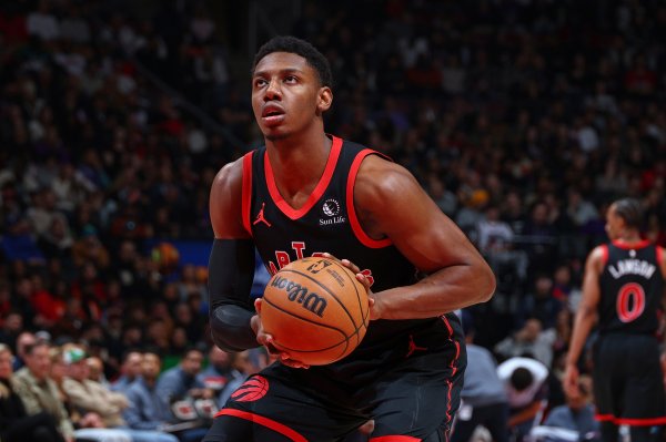 竞技状态  不错！巴雷特半场11中5&三分5中2拿到15分2板2助 正负值+15